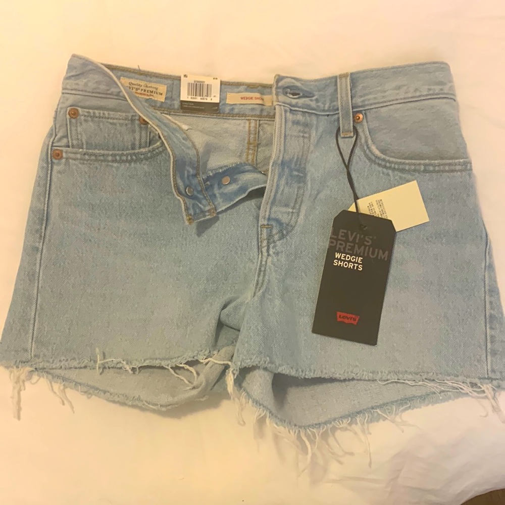 Brand new size 28 Levi Wedgie Shorts